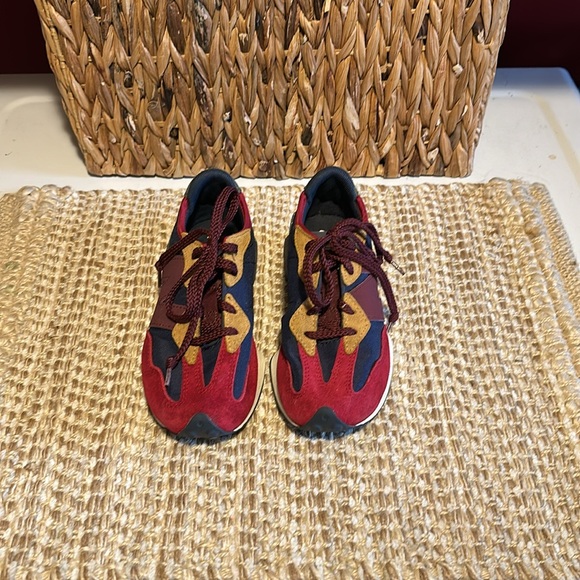 New Balance 327 Kids Size 13 - Picture 9 of 12